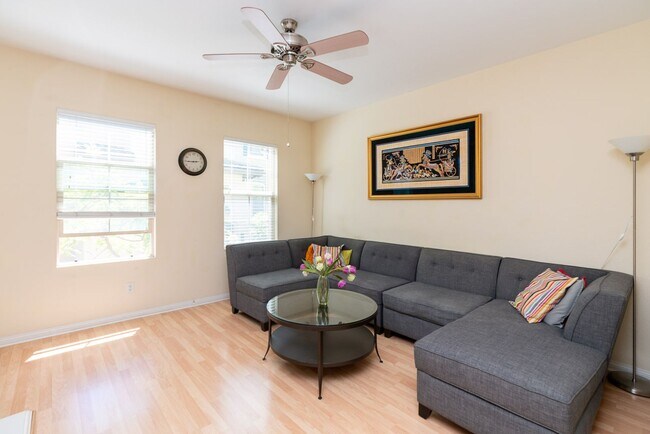 Foto del edificio - 3 Bedroom Townhome in the Escala Community of Mission Valley