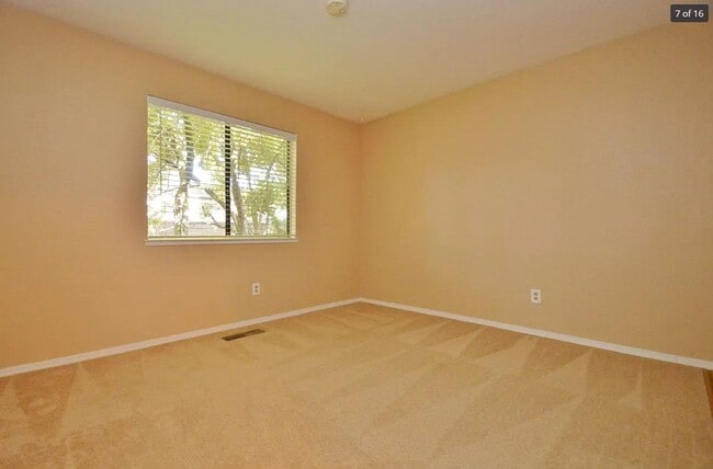 Building Photo - $2,790 - GORGEOUS TWO BEDROOM CENTRAL FREM...