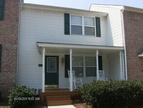 Building Photo - 1418 Scott St
