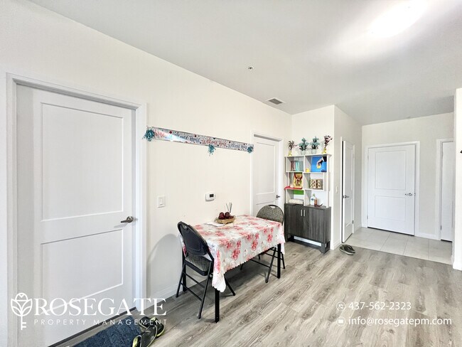 Photo du bâtiment - Modern 2-Bedroom, 1-Bath Condo – 1,000 Sq Ft