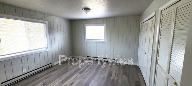 Building Photo - 45 W 1600 N