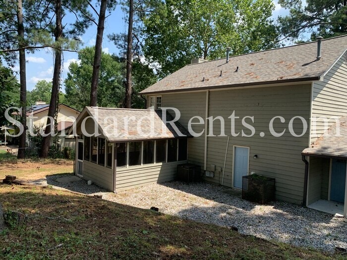 Building Photo - 622 Hickory Hollow Ln