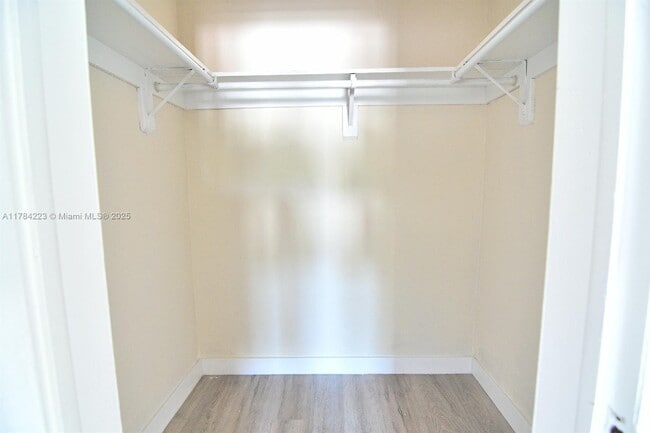Foto del edificio - 2000 NW 29th St