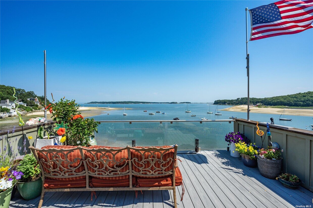 516 Adams St, Centerport, NY 11721 House Rental in Centerport, NY