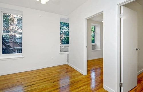 Primary Photo - 71 Bank St