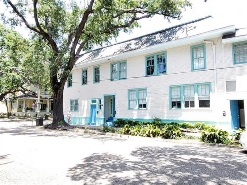 Primary Photo - 2525 Magazine St