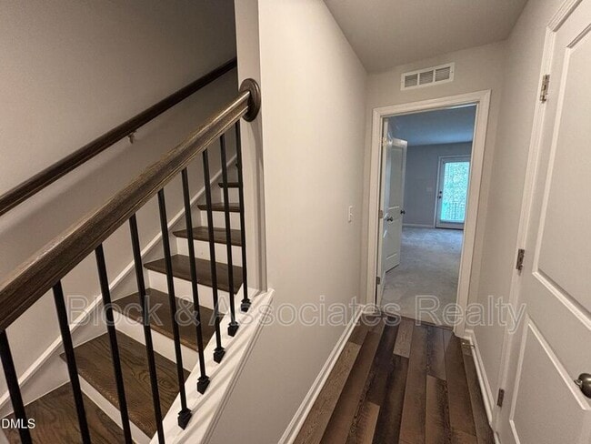 Foto del edificio - 2524 Laurel Valley Way