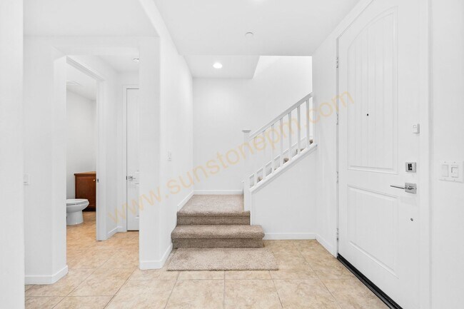 Foto del edificio - Welcome to luxury living in newly built townhome