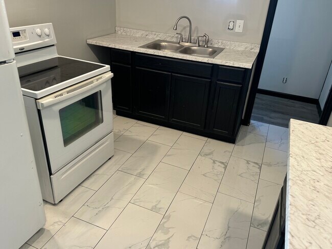 Foto del edificio - 1111 1/2 Carleton St