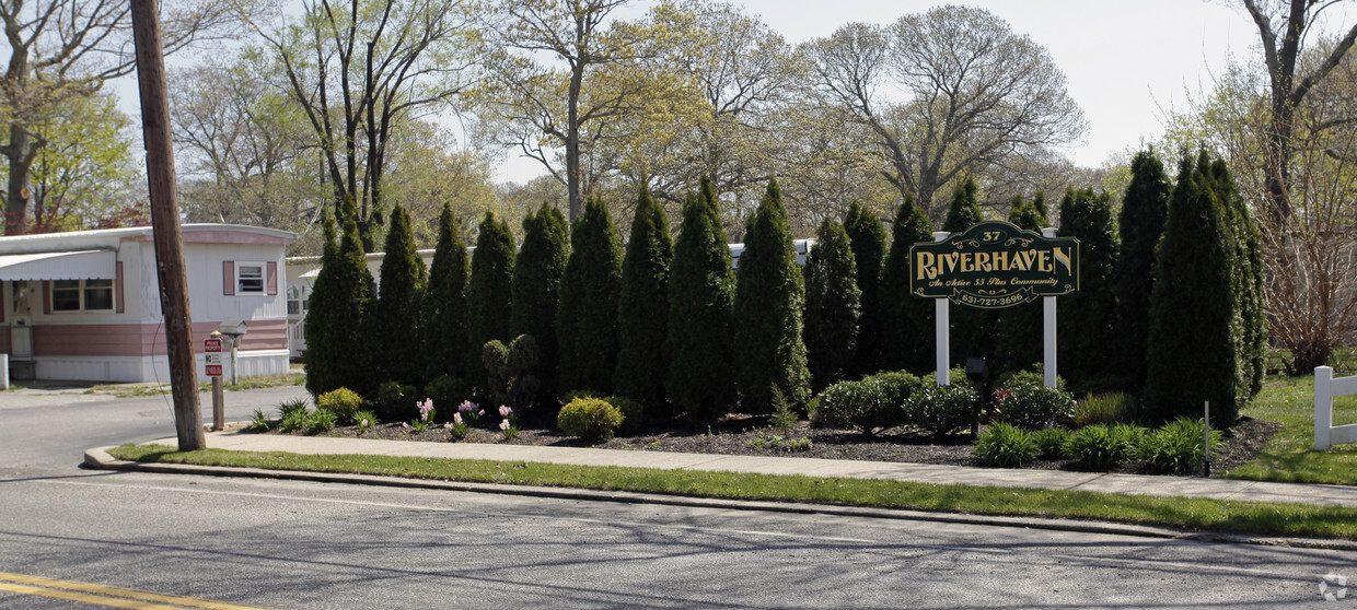 Building Photo - Riverhaven Park
