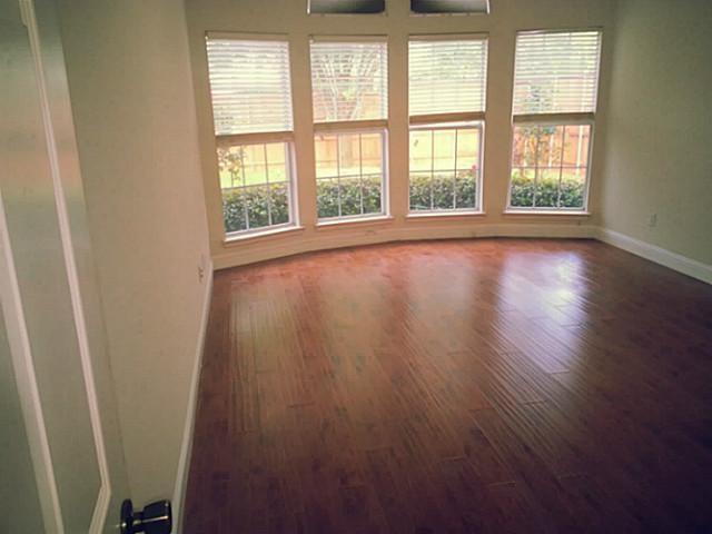 Foto del edificio - 3106 Kingsbury Dr
