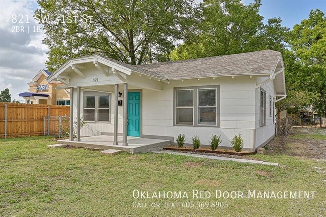 Building Photo - 821 SW 31st St