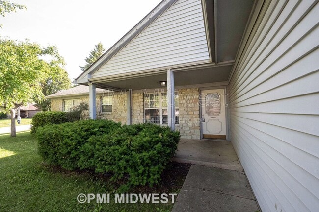 Building Photo - 3281 Cherry Lake Ln