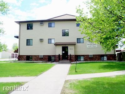 Building Photo - 1825 28th Ave S