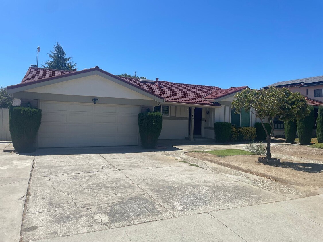 Primary Photo - SAN JOSE - Remodeled 4 Bed 2 Bath House