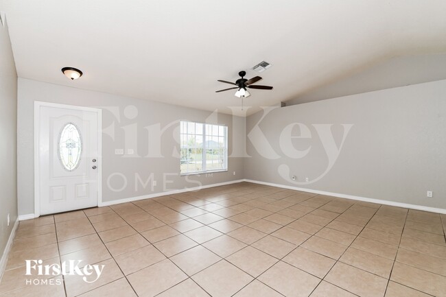 Foto del edificio - 1412 NW 12th Pl