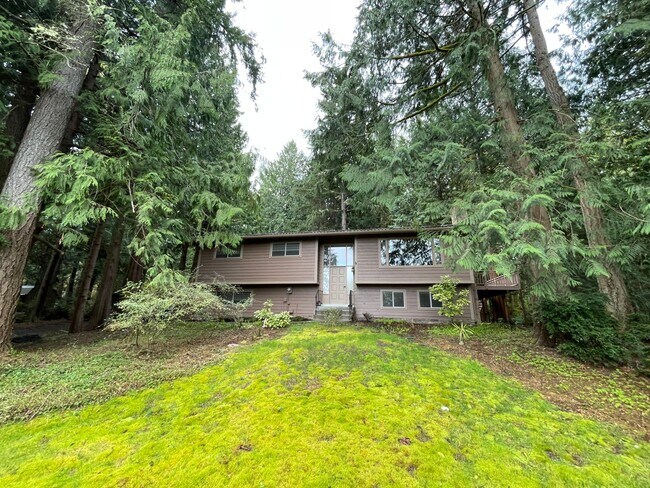 Foto del edificio - 10800 Lathrop Ln NW