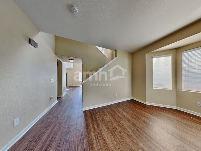 Foto del edificio - 10572 Vaughn Ct