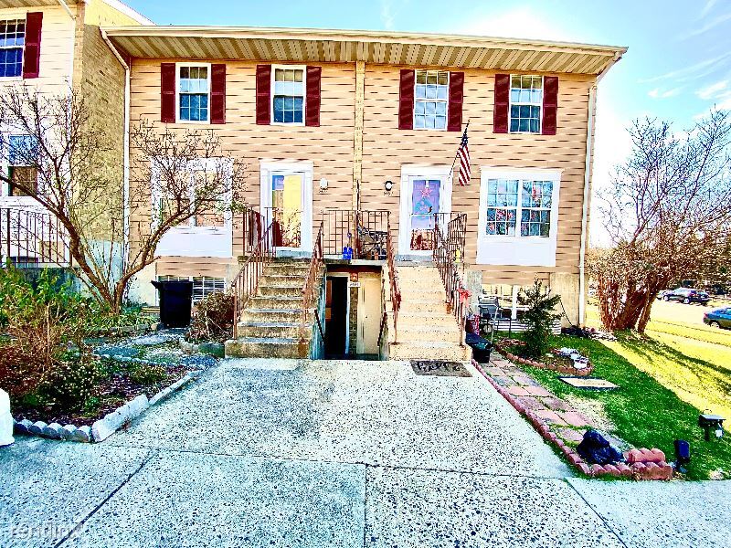 3 br, 1.5 bath Condo 9495 Linden Leaf Ct Condo for Rent in Fairfax