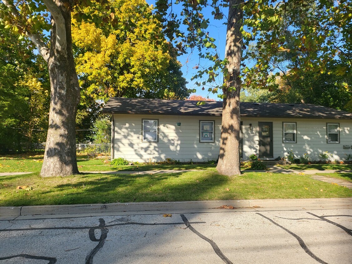 Primary Photo - 709 Evans Ave