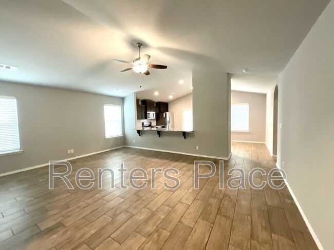 Foto del edificio - 10402 N 99th E Ave