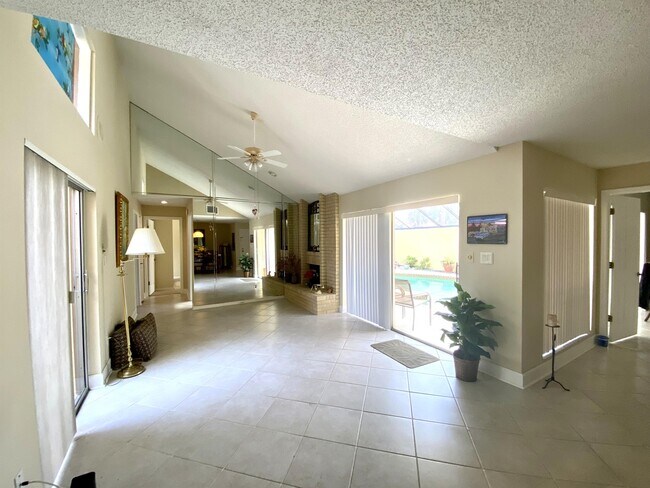 Building Photo - 5057 Maui Cir