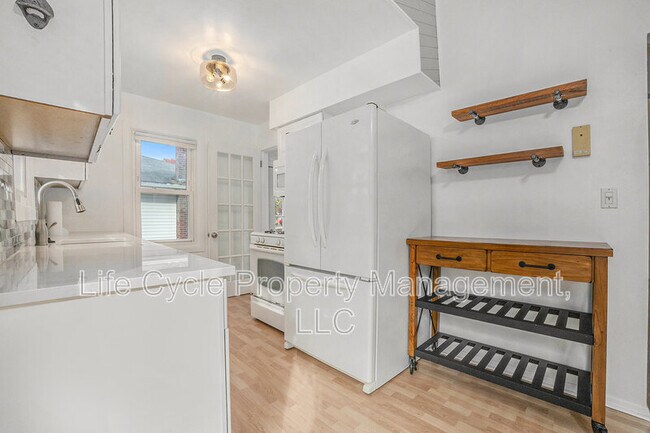 Foto del edificio - 1437 Lewison Ave NE