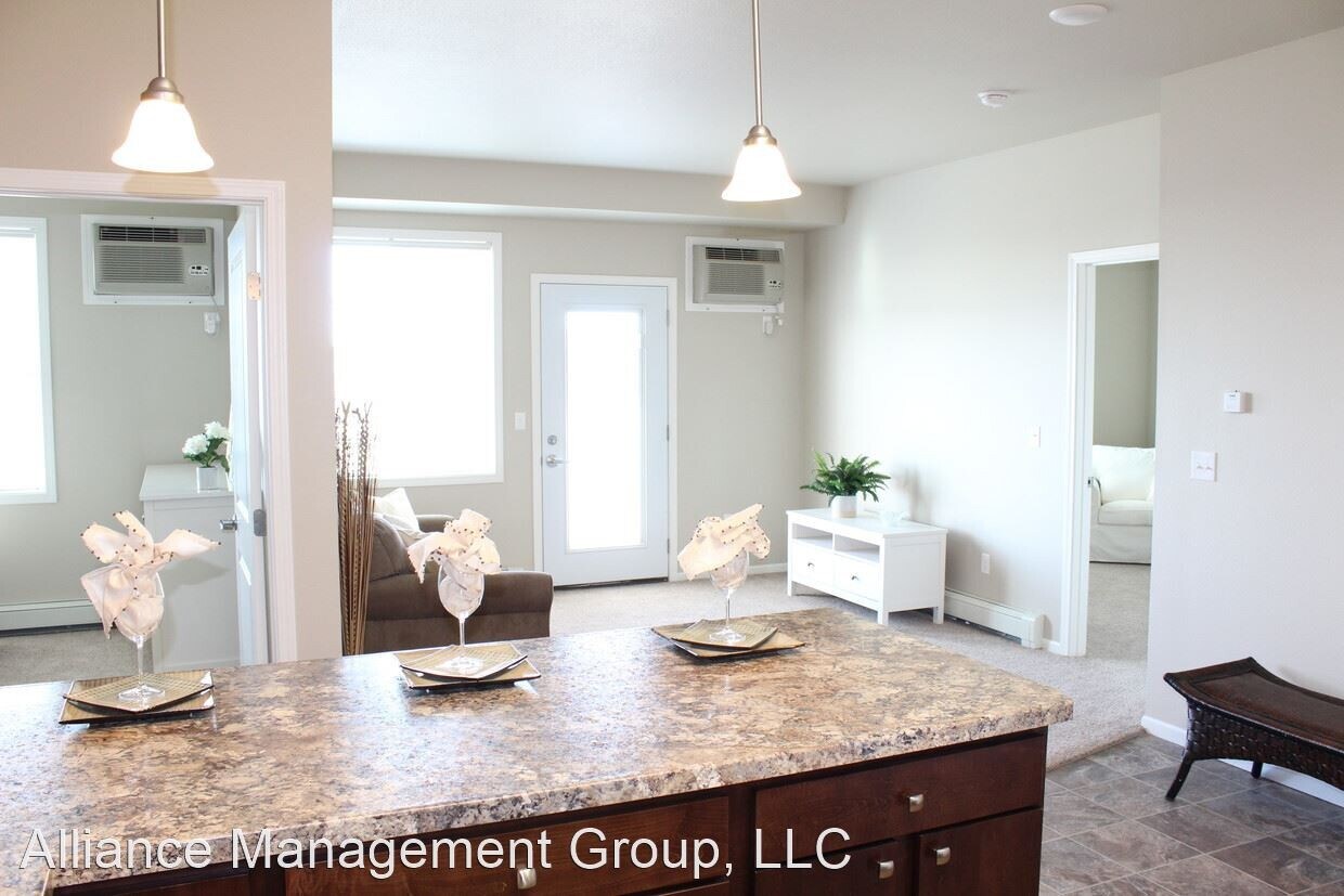 Foto principal - 2681 Whispering Creek Cir S