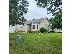 Building Photo - 1172 Eagle Park Dr S