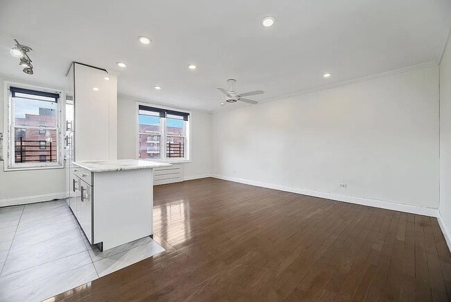 Foto del edificio - 62-59 108th St