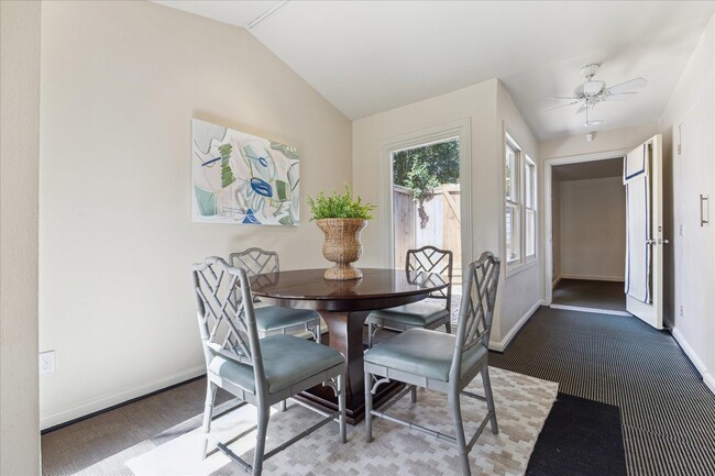 Building Photo - 1802 Lexington St