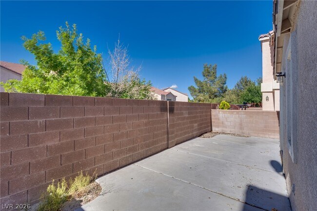Building Photo - 5532 Cactus Thorn Ave