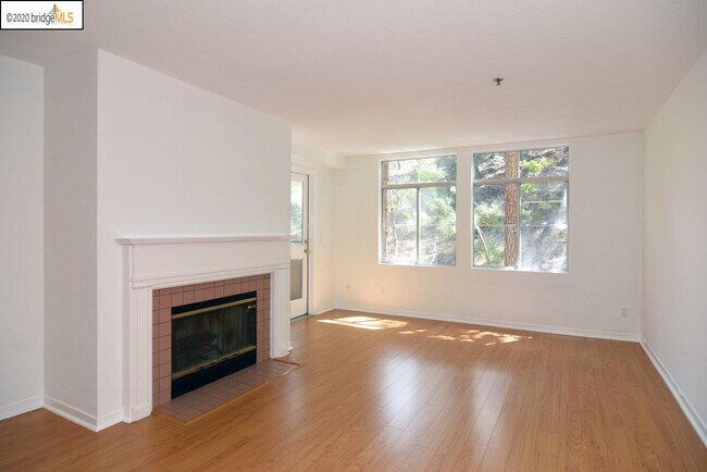 Building Photo - 535 Pierce St