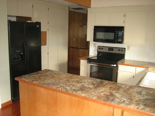 Building Photo - 440 Wilshire Dr N