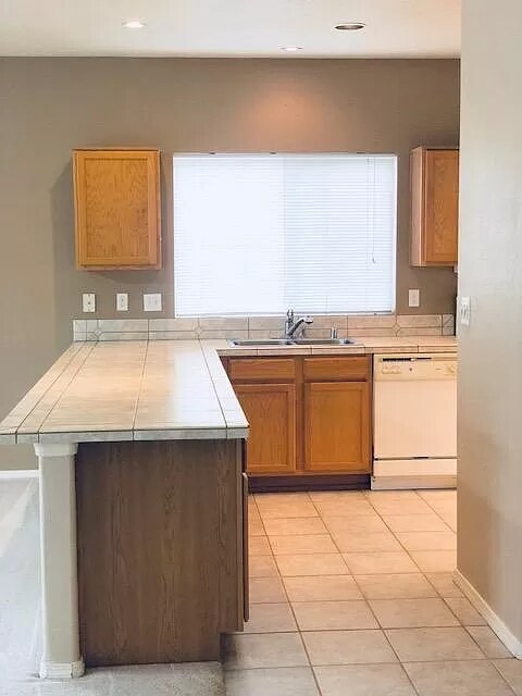 Foto del edificio - 7671 Calle Armonia NE