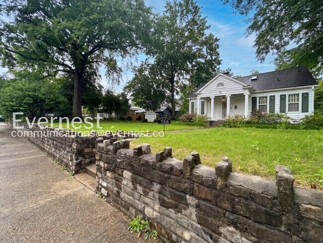 Foto del edificio - 756 S Willett St