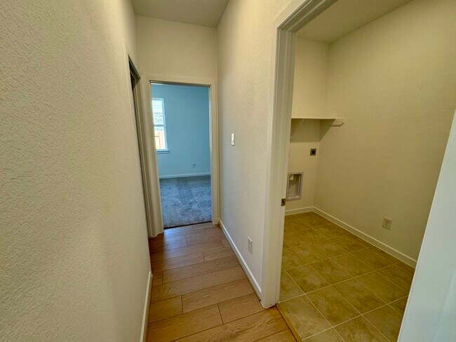 Foto del edificio - 9743 Lucky knot Ln