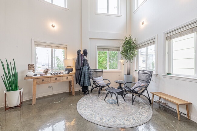 Entry Foyer - 127 Galleon St