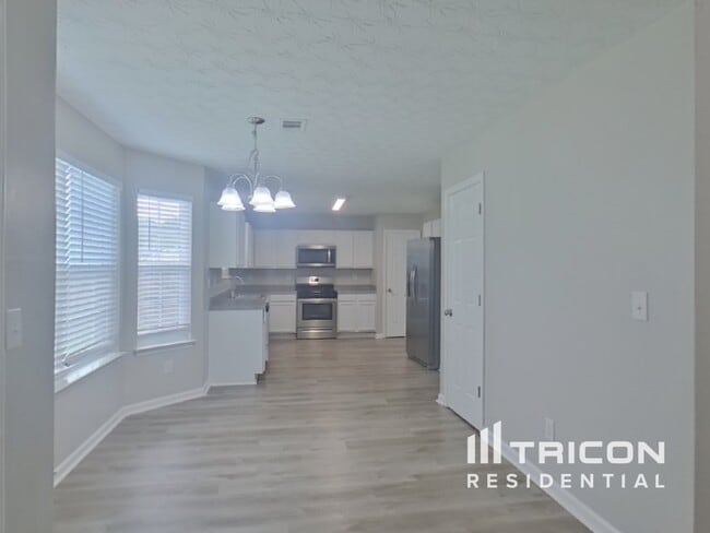 Building Photo - 30 Belmont Park Dr
