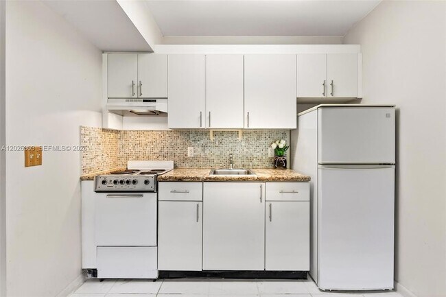 Foto del edificio - 1400 SW 124th Terrace