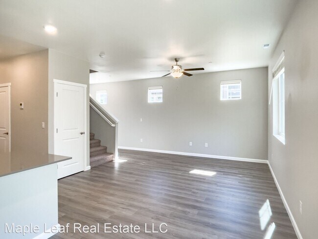 Building Photo - 3 br, 2.5 bath House - 8726 E Gilman Ave