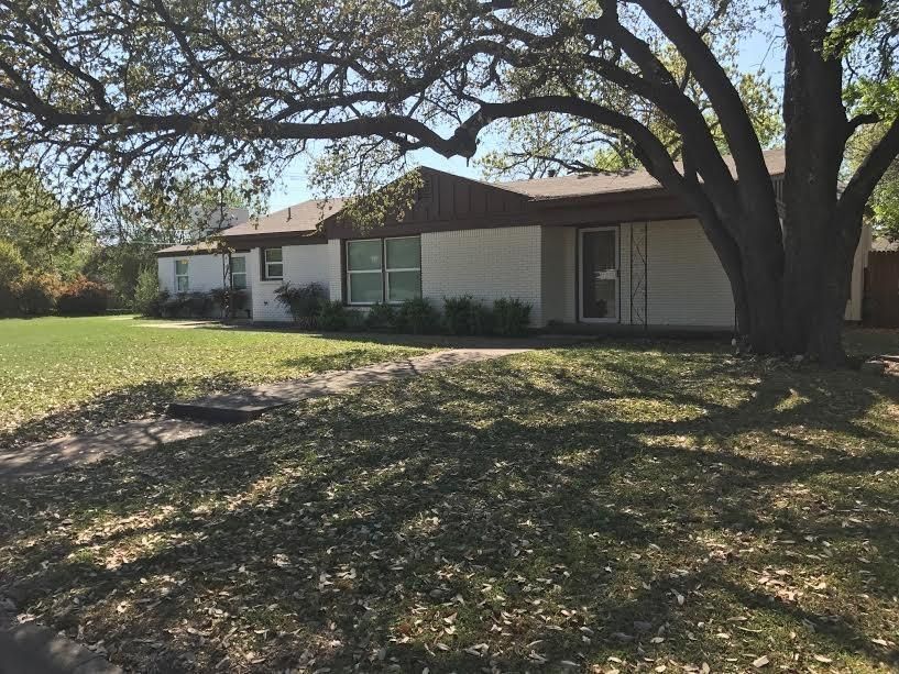 Primary Photo - 3601 South Dr