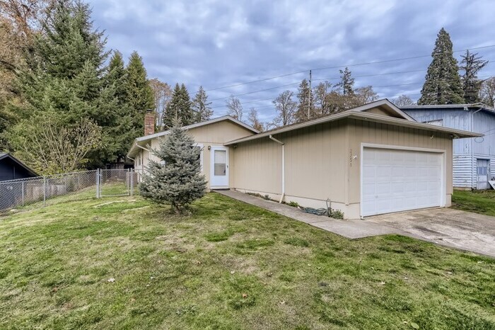 Primary Photo - 2251 SE Creighton Ave, Milwaukie, OR, 97267