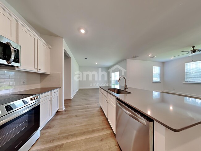 Foto del edificio - 565 Plumeria Ln