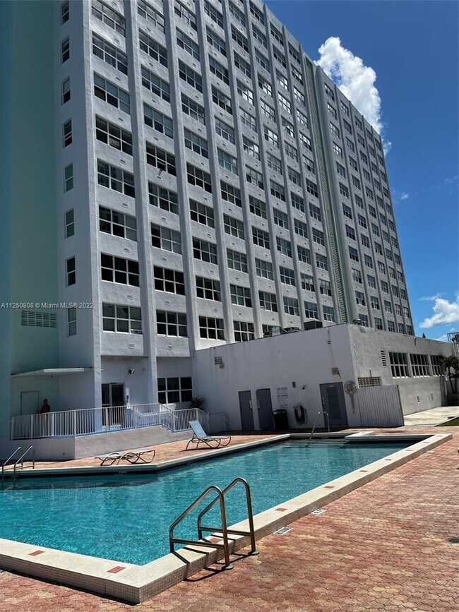 Foto del edificio - 1250 West Ave