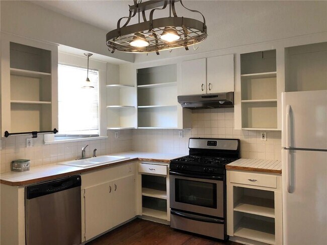 Foto del edificio - 407 W 35th St