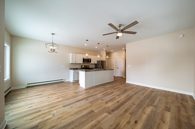 Foto del edificio - 412 W Baraga Ave