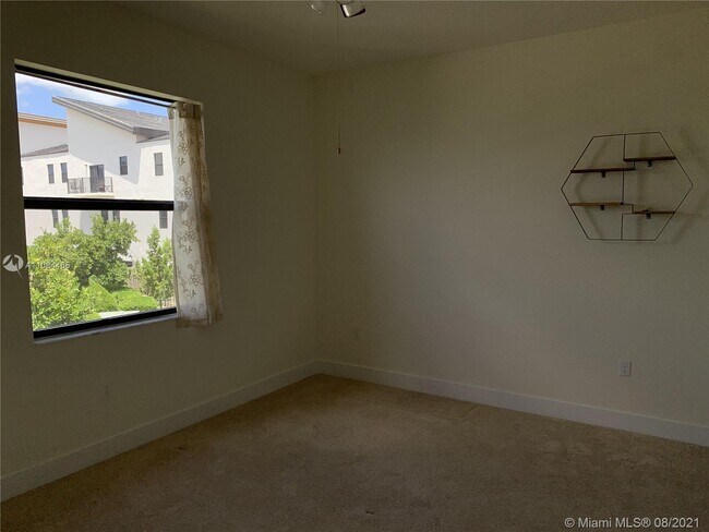 Foto del edificio - 8151 NW 104th Ave