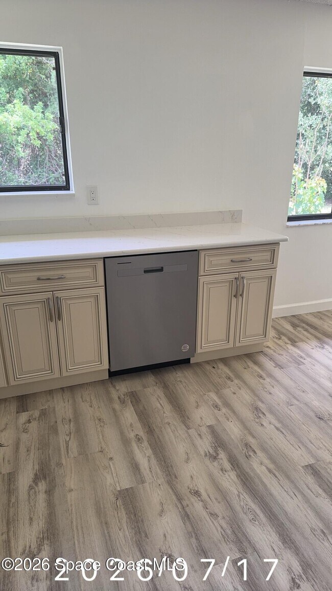 Foto del edificio - 1418 Paley Cir SE