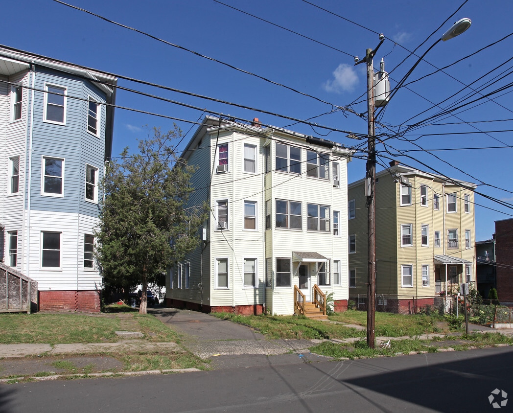 Building Photo - 93 Gold St